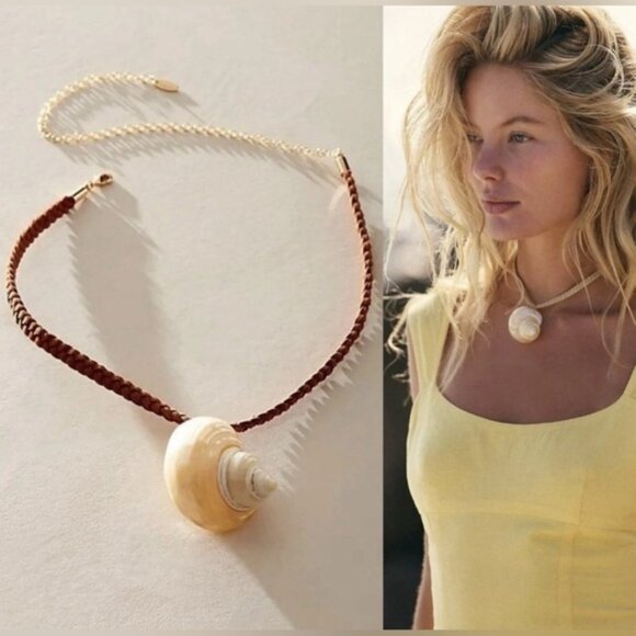 NWT Free People Serefina Mother of Pearl Large Shell Necklace - Picture 1 of 7
